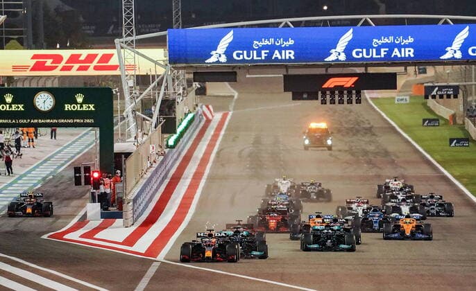 Formula 1 Gulf Air Bahrain Grand Prix 2021 28 03 2021, Bahrain International Circuit, Sakhir, Formula 1 Gulf Air Bahrain Grand Prix 2021 ,in picture race start Max Verstappen NEL 33 , Red Bull Racing Honda ahead, Lewis Hamilton GBR 44 , Mercedes AMG Petronas Formula One Team, Valtteri Bottas FIN 77 , Mercedes AMG Petronas Formula One Team, Charles Leclerc MCO 16 , Scuderia Ferrari Mission Winnow, Pierre Gasly FRA 10 , Scuderia AlphaTauri Honda, Lando Norris GBR 4 , McLaren F1 Team, Daniel Ricciardo AUS 3 , McLaren F1 Team nordphotoxGmbHx xBratic nph00250