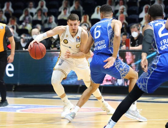 Löwen Braunschweig vs Frankfurt, BBL Braunschweig, 28 03 2021, BASKETBALL easyCredit BBL Basketball Bundesliga, Löwen Braunschweig vs Fraport Skyliners Frankfurt, season 2020 21 Lukas Wank Löwen Braunschweig , Len Adam Schoormann Skyliners Frankfurt Braunschweig