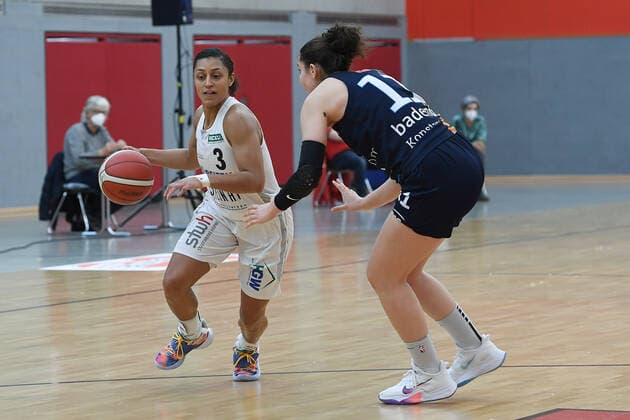 Basketball Women 1 Bundesliga Quarterfinal 1 Game Herner TC Eisvögel USC Freiburg on 28 03 2021 at the H2K Arena in Herne Loryn Goodwin Herne , left Maria Konstantinidou Freiburg , right xRx