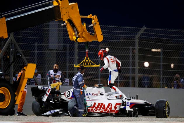 09 MAZEPIN Nikita (rus), Haas F1 Team VF-21 Ferrari, crash, accident, during Formula 1 Gulf Air Bahrain Grand Prix 2021 from March 26 to 28, 2021 on the Bahrain International Circuit, in Sakhir, Bahrain - Photo Florent Gooden DPPI FORMULE 1 : Grand prix du Bahrein - Sakhir - Course - 28 03 2021 DPPI Panoramic 