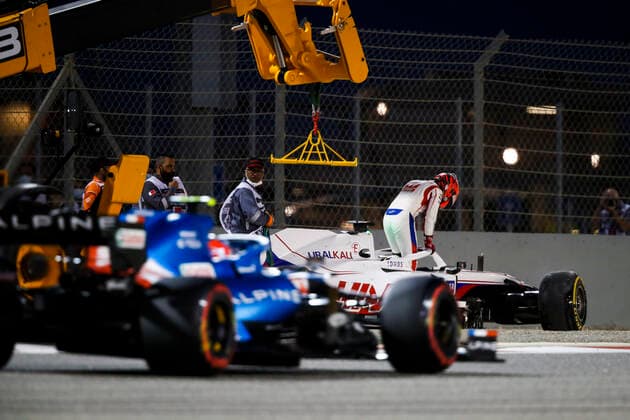 09 MAZEPIN Nikita (rus), Haas F1 Team VF-21 Ferrari, crash, accident, during Formula 1 Gulf Air Bahrain Grand Prix 2021 from March 26 to 28, 2021 on the Bahrain International Circuit, in Sakhir, Bahrain - Photo Florent Gooden DPPI FORMULE 1 : Grand prix du Bahrein - Sakhir - Course - 28 03 2021 DPPI Panoramic 