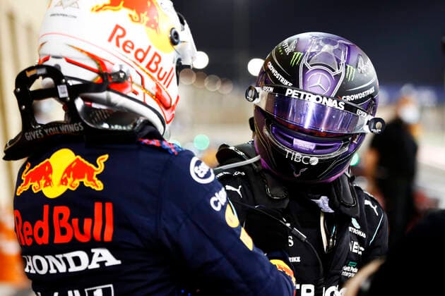F1 Grand Prix of Bahrain 33 Max Verstappen (NED, Red Bull Racing), 44 Lewis Hamilton (GBR, Mercedes-AMG Petronas F1 Team), F1 Grand Prix of Bahrain at Bahrain International Circuit on March 28, 2021 in Sakhir, Bahrain. (Photo by Andy Hone LAT Motorsport Images FIA Pool via HOCH ZWEI) Sakhir Bahrain Poolfoto HOCH ZWEI Pool Motorsport Images ,EDITORIAL USE ONLY