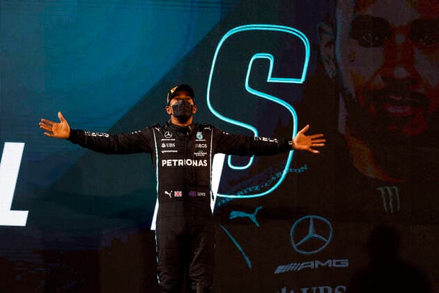 HAMILTON Lewis (gbr), Mercedes AMG F1 GP W12 E Performance, podium during Formula 1 Gulf Air Bahrain Grand Prix 2021 from March 26 to 28, 2021 on the Bahrain International Circuit, in Sakhir, Bahrain - FORMULE 1 : Grand prix du Bahrein - Sakhir - Course - 28 03 2021 DPPI Panoramic 