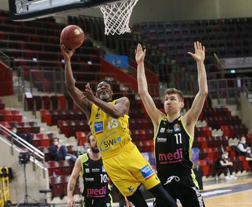 V li Yorman Polas Bartolo Riesen , Andreas Seiferth Bayreuth MHP Riesen Ludwigsburg vs Medi Bayreuth Basketball Bundesliga 2020 2021 Ludwigsburg , GER, 28 03 2021,