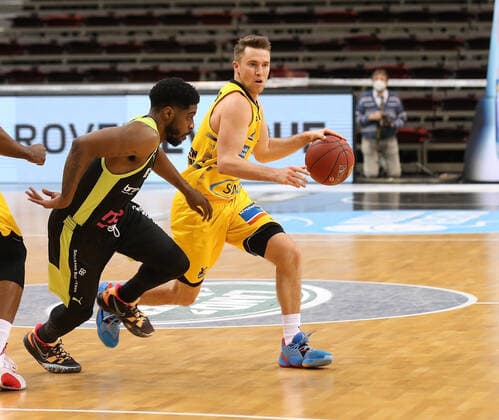 Jordan Hulls Giants, right MHP Riesen Ludwigsburg vs Medi Bayreuth Basketball Bundesliga 2020 2021 Ludwigsburg , GER, 28 03 2021,
