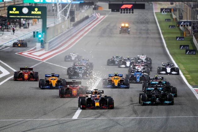 Start, 33 Max Verstappen NED, Red Bull Racing , 44 Lewis Hamilton GBR, Mercedes AMG Petronas F1 Team , F1 Grand Prix of Bahrain at Bahrain International Circuit on March 28, 2021 in Sakhir, Bahrain Photo by HOCH ZWEI Sakhir Bahrain