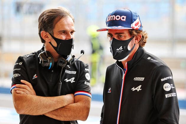 F1 Grand Prix of Bahrain Davide Brivio (ITA, Alpine F1 Team), 14 Fernando Alonso (ESP, Alpine F1 Team), F1 Grand Prix of Bahrain at Bahrain International Circuit on March 28, 2021 in Sakhir, Bahrain. (Photo by James Moy XPB Alpine F1 Team FIA Pool via HOCH ZWEI) Sakhir Bahrain Poolfoto HOCH ZWEI Pool XPB James Moy ,EDITORIAL USE ONLY