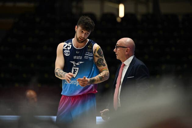 Photo Massimo Paolone LaPresse March 28, 2021 Bologna, Italy basket Virtus Bologna vs Fortitudo Bologna - LBA Serie A UnipolSai - Virtus Arena In the pic: Tommaso Baldasso (Fortitudo Pallacanestro Bologna 103) shouts instructions to Luca Dalmonte (Fortitudo Pallacanestro Bologna 103)  Copyright: xMassimoxPaolone LaPressex