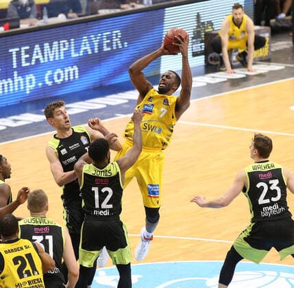 Jamel McLean Riesen, right MHP Riesen Ludwigsburg vs Medi Bayreuth Basketball Bundesliga 2020 2021 Ludwigsburg , GER, 28 03 2021,