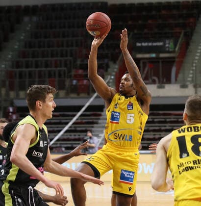 Barry Brown Jr Riesen MHP Riesen Ludwigsburg vs Medi Bayreuth Basketball Bundesliga 2020 2021 Ludwigsburg , GER, 28 03 2021,
