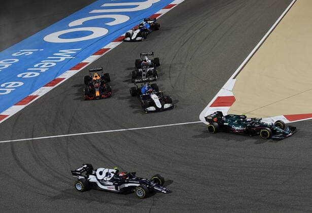 Formula 1 Gulf Air Bahrain Grand Prix 2021 28 03 2021, Bahrain International Circuit, Sakhir, Formula 1 Gulf Air Bahrain Grand Prix 2021 ,in picture Pierre Gasly FRA 10 , Scuderia AlphaTauri Honda with broken front wing, Sebastian Vettel DEU 5 , Aston Martin Cognizant Formula One Team , George Russel GBR 63 , Williams Racing , Yuki Tsunoda JPN 22 , Scuderia AlphaTauri Honda , Sergio Perez MEX 11 , Red Bull Racing Honda nordphotoxGmbHx xBratic nph00250