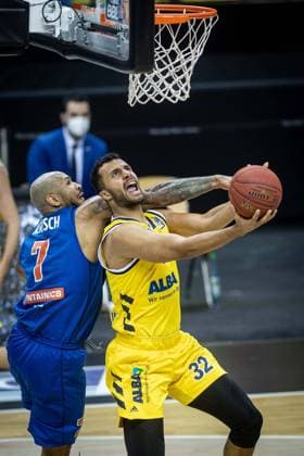 Basketball Berlin 28 03 2021 Season 2020 2021 easyCredit BBL 1 Bundesliga Alba Berlin SYNTAINICS MBC Weißenfels Johannes Thiemann Alba Berlin, No 32 Sergio Kerusch MBC, No 07