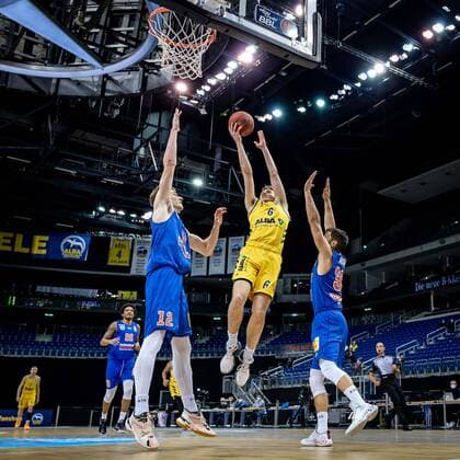 Basketball Berlin 28 03 2021 Season 2020 2021 easyCredit BBL 1 Bundesliga Alba Berlin SYNTAINICS MBC Weißenfels Malte Delow Alba Berlin, No 06 Philipp Hartwich MBC, No 12 Roko Rogic MBC, No 32