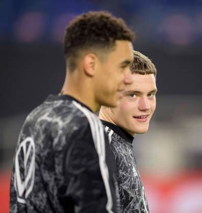 Florian WIRTZ GER , in front Jamal MUSIALA GER Football match, World Cup Qualification Group J Matchday 1, Germany GER Iceland ISL 3 0, on 25 03 2021 in Duisburg Germany Â