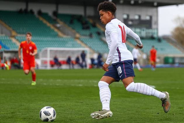 Wales v England 29 03 2021. U18 International Friendly, Länderspiel, Nationalmannschaft England Under 18 s Shola Shoretire (10) in action during the international friendly match between U18 Wales and U18 England at Leckwith Stadium, Cardiff, Wales on 29 March 2021. Cardiff Leckwith Stadium Wales Editorial use only , Copyright: xDanxMintox PSI-12188-0088