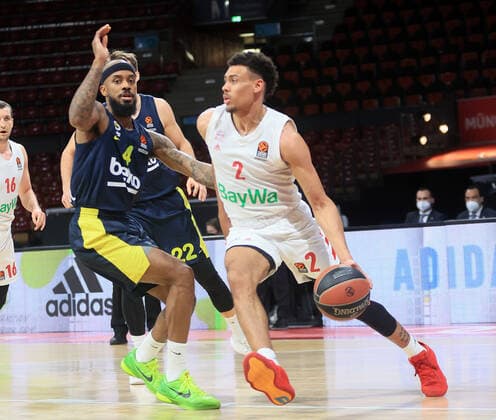 30 03 2021, EuroLeague, FC Bayern Basketball vs Fenerbahce, Audi Dome Munich, Sport, in picture Lorenzo Brown Fenerbahce vs Wade Baldwin FCB Basketball