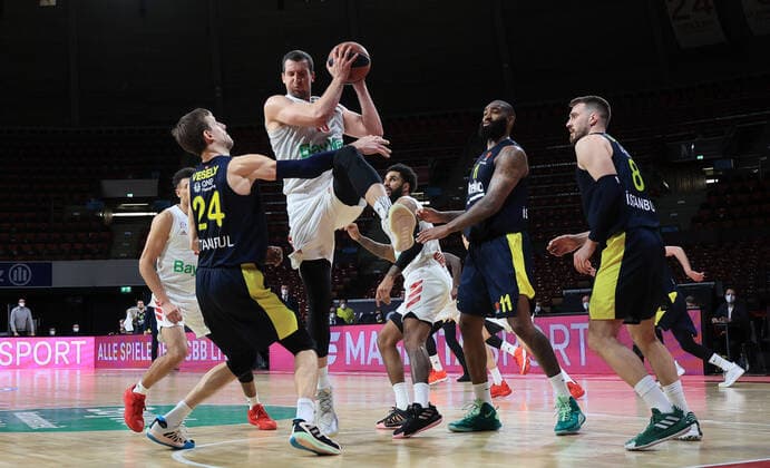 30 03 2021, EuroLeague, FC Bayern Basketball vs Fenerbahce, Audi Dome Munich, sports, pictured Wade Baldwin FCB Basketball , Jan Vesely Fenerbahce , Paul Zipser FCB Basketball , D J Seeley FCB Basketball , Kyle O Quinn, and Marko Guduric Fenerbahce
