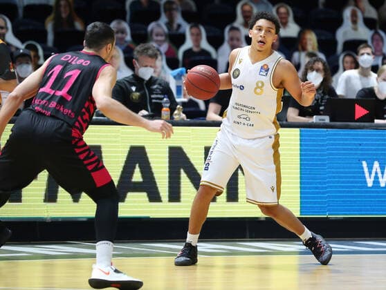 Löwen Braunschweig vs Bonn, BBL Braunschweig, 31 03 2021, BASKETBALL easyCredit BBL Basketball Bundesliga, Löwen Braunschweig vs Telekom Baskets Bonn, season 2020 21 AnthonyDiLeo Baskets Bonn , James Robinson Löwen Braunschweig Braunschweig