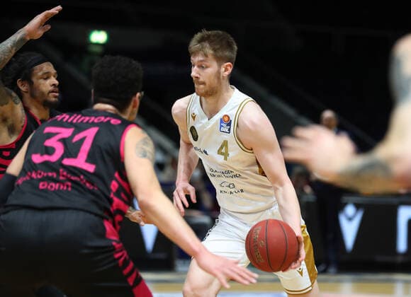 Löwen Braunschweig vs Bonn, BBL Braunschweig, 31 03 2021, BASKETBALL easyCredit BBL Basketball Bundesliga, Löwen Braunschweig vs Telekom Baskets Bonn, season 2020 21 Isaiah Philmore Baskets Bonn , Luc van Slooten Löwen Braunschweig Braunschweig