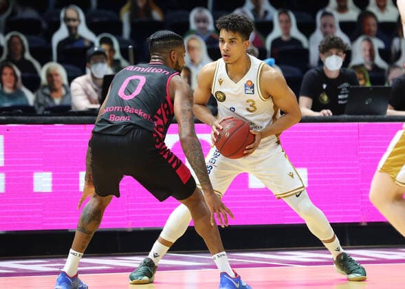 Löwen Braunschweig vs Bonn, BBL Braunschweig, 31 03 2021, BASKETBALL easyCredit BBL Basketball Bundesliga, Löwen Braunschweig vs Telekom Baskets Bonn, season 2020 21 Alex Hamilton Baskets Bonn , Garai Zeeb Löwen Braunschweig Braunschweig