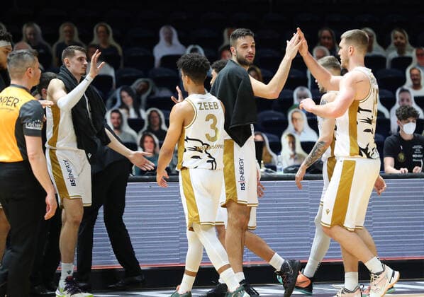 Löwen Braunschweig vs Bonn, BBL Braunschweig, 31 03 2021, BASKETBALL easyCredit BBL Basketball Bundesliga, Löwen Braunschweig vs Telekom Baskets Bonn, season 2020 21 cheers Braunschweig