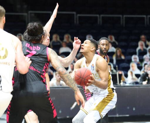 Löwen Braunschweig vs Bonn, BBL Braunschweig, 31 03 2021, BASKETBALL easyCredit BBL Basketball Bundesliga, Löwen Braunschweig vs Telekom Baskets Bonn, season 2020 21 Karim Jallow Löwen Braunschweig Braunschweig