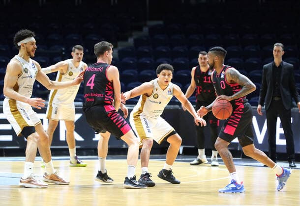 Löwen Braunschweig vs Bonn, BBL Braunschweig, 31 03 2021, BASKETBALL easyCredit BBL Basketball Bundesliga, Löwen Braunschweig vs Telekom Baskets Bonn, season 2020 21 James Robinson Löwen Braunschweig , Alex Hamilton Baskets Bonn Braunschweig
