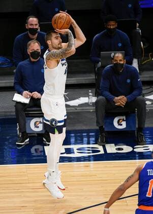 Minnesota Timberwolves Juancho Hernangomez throws the ball during an NBA, Basketball Herren, USA game against the New York Knicks at the Target Center in Minneapolis, Minnesota, USA, 31 March 2021. New York Knicks vs Minnesota Timberwolves !ACHTUNG: NUR REDAKTIONELLE NUTZUNG!  Copyright: xCRAIGxLASSIGx AME7255 20210401-637528496269421340