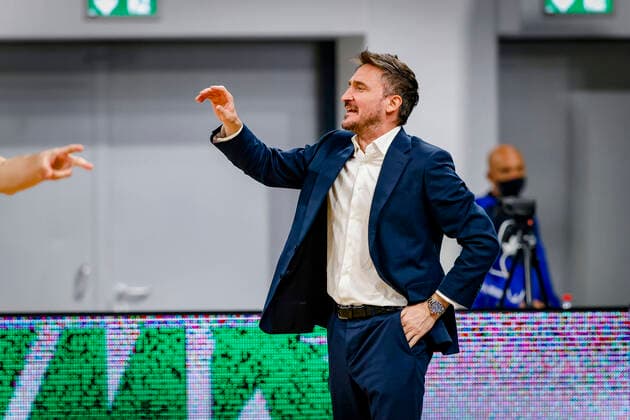 Head coach Gianmarco Pozzecco Dinamo Banco di Sardegna Sassari Basketball Champions League 2020 21, Playoof Matchday 5, Brose Bamberg Dinamo Sassari 01 04 2021, Bamberg, Brose Arena Foto Copyright: DanielxLöb