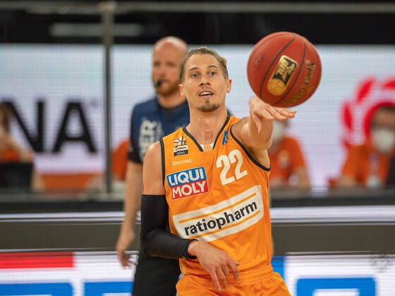 Thomas Klepeisz Ratiopharm Ulm 22 , ratiopharm Ulm vs S Oliver Baskets Wuerzburg, Basketball, Bundesliga, BBL, easycredit, 29 Spieltag, Spielzeit 2020 2021, 01 04 2021, ratiopharm Ulm vs S Oliver Baskets Wuerzburg, Basketball, Bundesliga, BBL, easycredit, 29 Spieltag, Spielzeit 2020 2021, 01 04 2021 New Ulm Copyright: xEibner-Pressefoto SaschaxWaltherx EP_EER