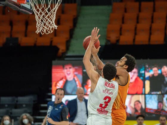 Troy Caupain Ratiopharm Ulm 23 , Tyson Ward s Oliver Wuerzburg, 03 , ratiopharm Ulm vs S Oliver Baskets Wuerzburg, Basketball, Bundesliga, BBL, easycredit, 29 Spieltag, Spielzeit 2020 2021, 01 04 2021, ratiopharm Ulm vs S Oliver Baskets Wuerzburg, Basketball, Bundesliga, BBL, easycredit, 29 Spieltag, Spielzeit 2020 2021, 01 04 2021 Neu Ulm Copyright: xEibner-Pressefoto SaschaxWaltherx EP_EER