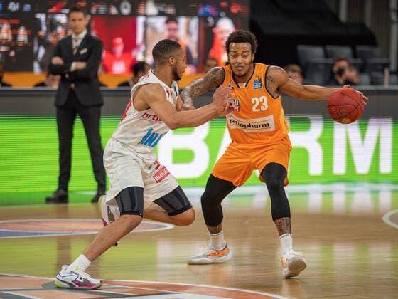 Troy Caupain Ratiopharm Ulm 23 ,Cameron Hunt s Oliver Wuerzburg, 24 , ratiopharm Ulm vs S Oliver Baskets Wuerzburg, Basketball, Bundesliga, BBL, easycredit, 29 Spieltag, Spielzeit 2020 2021, 01 04 2021, ratiopharm Ulm vs S Oliver Baskets Wuerzburg, Basketball, Bundesliga, BBL, easycredit, 29 Spieltag, Spielzeit 2020 2021, 01 04 2021 Neu Ulm Copyright: xEibner-Pressefoto SaschaxWaltherx EP_EER