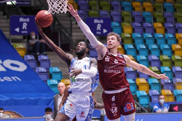Fraport Skyliners NINERS Chemnitz, easyCredit BBL Matt Mobley Fraport Skyliners, 1 vs Jan Niklas Wimberg Niners Chemnitz, 8 Basketball match of the easyCredit BBL between Fraport Skyliners and NINERS Chemnitz on 1 April 2021 at Fraport Arena in Frankfurt am Main , Frankfurt am Main Hesse Germany Fraport Arena