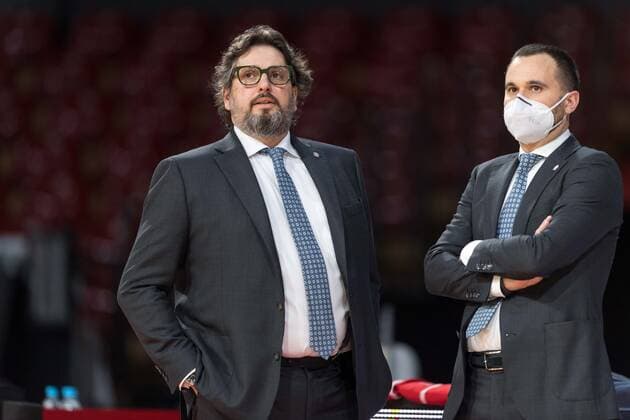 Basketball, Euroleague, day0 04 2021, FC Bayern München Zalgiris Kaunas In the picture Head Coach of FC Bayern München Andrea TRINCHIERI and Co Coach of FC Bayern München Adriano VERTEMATI warming up Munich Audi Dome Bayern Germany Copyright: Passion2Press.dex xMarkusxFischerx