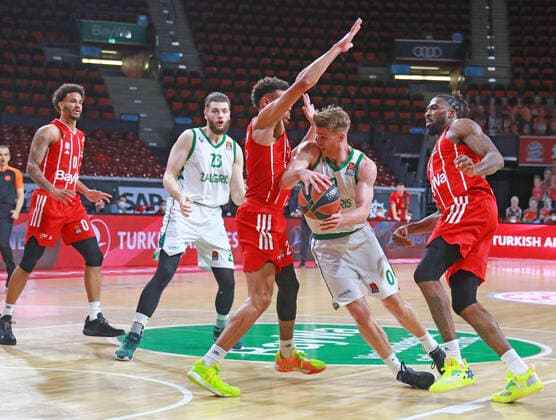 2 Wade Baldwin, center, 8 Jalen Reynolds, r and 0 Nick Weiler Babb li FCBB red, vs 0 Thomas Walkup, 23 Martinas give Zalgiris Kaunas basketball, EuroLeague, FC Bayern Munich vs Zalgiris Kaunas at Audi Dome on 01 04 2021 PHOTO Mladen Lackovic LakoPress