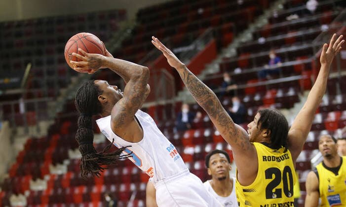 Ludwigsburg , Basketball easyCredit BBL Bundesliga , MHP RIESEN Ludwigsburg vs SYNTAINICS MBC , from left Anthony Barber MBC Desi Rodriguez Riesen