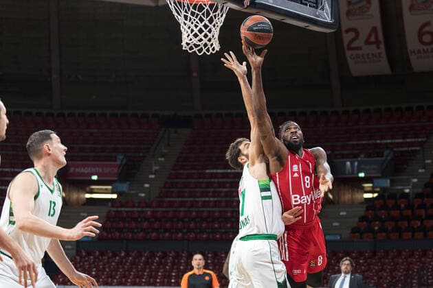 Basketball, Euroleague, day0 04 2021, FC Bayern Munich Zalgiris Kaunas Pictured Joffrey LAUVERGNE Zalgiris Kaunas, 77 and Jalen REYNOLDS FC Bayern Munich, 8 basket Munich Audi Dome Bavaria Germany. Copyright: Passion2Press.dex xMarkusxFischerx