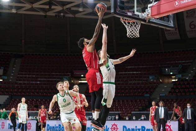 Basketball, Euroleague, day0 04 2021, FC Bayern Munich Zalgiris Kaunas Pictured Dennis Jerome SEELEY FC Bayern Munich, 4 and Martinas GEBEN Zalgiris Kaunas, 23 Munich Audi Dome Bayern Germany. Copyright: Passion2Press.dex xMarkusxFischerx
