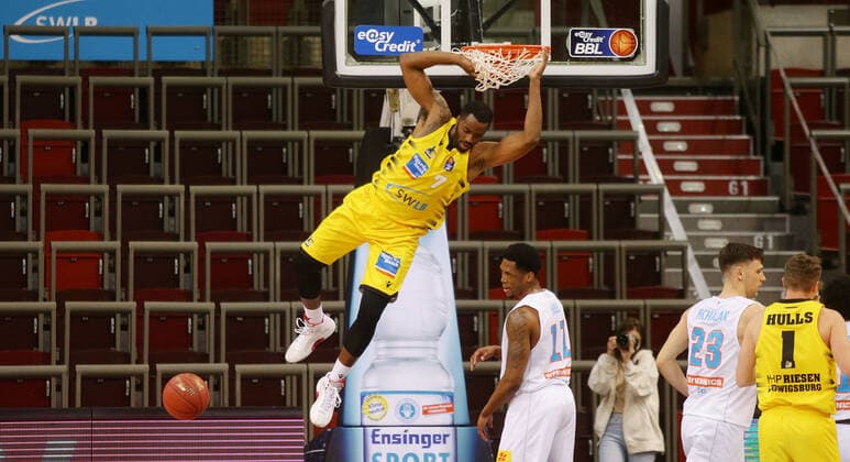 Ludwigsburg , Basketball easyCredit BBL Bundesliga , MHP RIESEN Ludwigsburg vs SYNTAINICS MBC , Jamel McLean Riesen