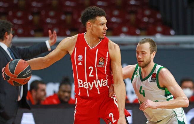 2 Wade Baldwin FCBB red, vs 4 Lukas Lekavicius Zalgiris Kaunas basketball, EuroLeague, FC Bayern Munich vs Zalgiris Kaunas at Audi Dome on 01 04 2021 PHOTO Mladen Lackovic LakoPress