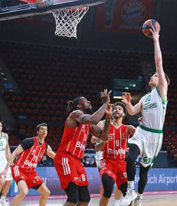 8 Jalen Reynolds and 0 Nick Weiler Babb FCBB red, vs 40 Marius Grigonisn Zalgiris Kaunas Basketball, EuroLeague, FC Bayern Munich vs Zalgiris Kaunas at Audi Dome on 01 04 2021 PHOTO Mladen Lackovic LakoPress