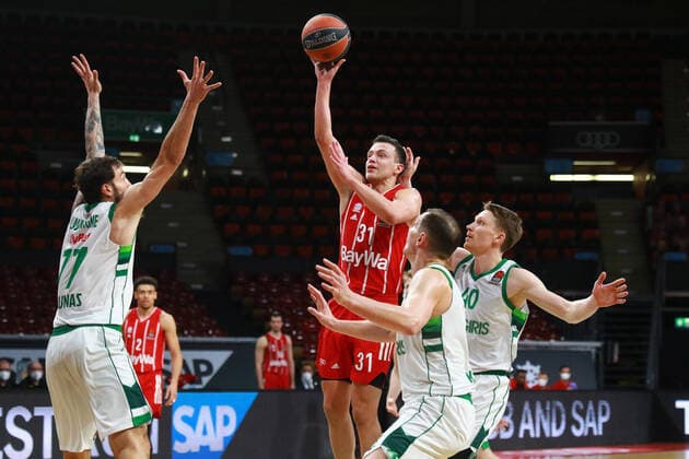 31 Zan Mark Sisko FCBB red, vs 77 Joffrey Lauvergne, 40 Marius Grigonis Zalgiris Kaunas Basketball, EuroLeague, FC Bayern Munich vs Zalgiris Kaunas at Audi Dome on 01 04 2021 PHOTO Mladen Lackovic LakoPress