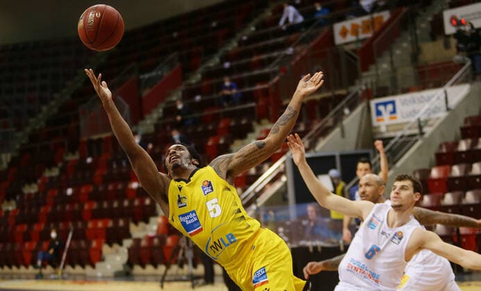 Ludwigsburg , Basketball easyCredit BBL Bundesliga , MHP RIESEN Ludwigsburg vs SYNTAINICS MBC , from left Barry Brown Riesen Marko Krstanovic MBC