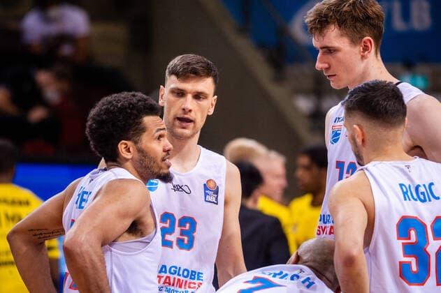 Quinton Hooker SYNTAINICS MBC 21 Michal Michalak SYNTAINICS MBC 23 Philipp Hartwich SYNTAINICS MBC 12 1 Basketball Bundesliga easyCredit BBL MHP RIESEN Ludwigsburg SYNTAINICS MBC on 01 04 2021 in Ludwigsburg MHPArena , Baden Wuerttemberg, Germany Ludwigsburg 01 04 21 Basketball , 01 04 2021, Ludwigsburg Germany xpxsdx