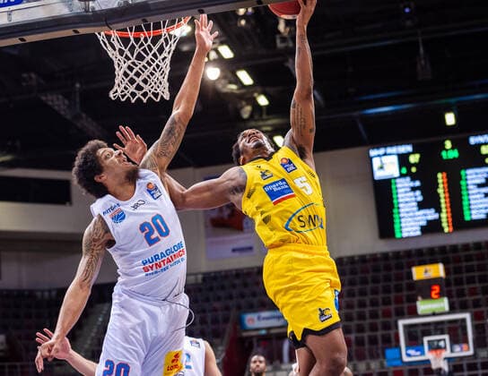 Barry Brown Jr MHP RIESEN Ludwigsburg 5 Deron Washington SYNTAINICS MBC 20 1 Basketball Bundesliga easyCredit BBL MHP RIESEN Ludwigsburg SYNTAINICS MBC on 01 04 2021 in Ludwigsburg MHPArena , Baden Wuerttemberg, Germany Ludwigsburg 01 04 21 Basketball , 01 04 2021, Ludwigsburg Germany xpxsdx