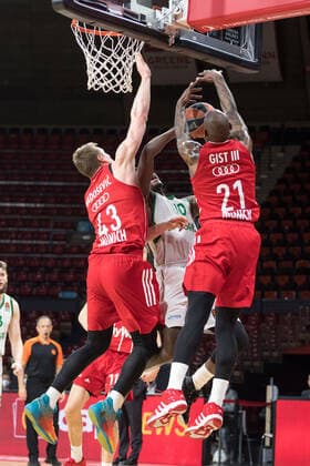 Basketball, Euroleague, day0 04 2021, FC Bayern Munich Zalgiris Kaunas In the picture Leon RADOSEVIC FC Bayern Munich, 43 and James GIST III FC Bayern Munich, 21 defend Nigel HAYES Zalgiris Kaunas, 10 Munich Audi Dome Bayern Germany Copyright: Passion2Press.dex xMarkusxFischerx