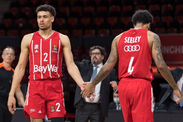 Basketball, Euroleague, day0 04 2021, FC Bayern Munich Zalgiris Kaunas Pictured Wade BALDWIN FC Bayern Munich, 2 and Dennis Jerome SEELEY FC Bayern Munich, 4 high-five Munich Audi Dome Bayern Germany Copyright: Passion2Press.dex xMarkusxFischerx