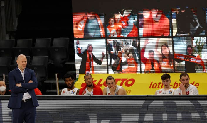 01 04 2021, Basketball, BBL 2020 2021, 29 matchday, ratiopharm ulm s Oliver Wuerzburg, GER, Neu Ulm, ratiopharm arena, picture from left Headcoach Denis Wucherer s Oliver Wuerzburg , Perry Jones III s Oliver Wuerzburg , Alex King s Oliver Wuerzburg , Julian Albus s Oliver Wuerzburg , Julius Boehmer s Oliver Wuerzburg and Felix Hoffmann s Oliver Wuerzburg Copyright: HMBxMedia xHeikoxBecker