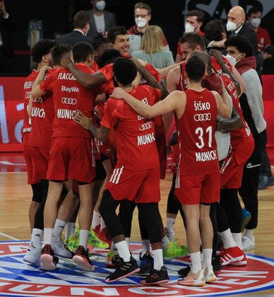 01 04 2021, EuroLeague, FC Bayern Basketball vs Kaunas, basketball, Audi Dome Munich, sports, in picture FCB Basket cheers