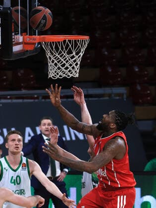 01 04 2021, EuroLeague, FC Bayern Basketball vs Kaunas, basketball, Audi Dome Munich, sports, in picture Marius Grigonis Kaunas , Jalen Reynolds FCB Basketball